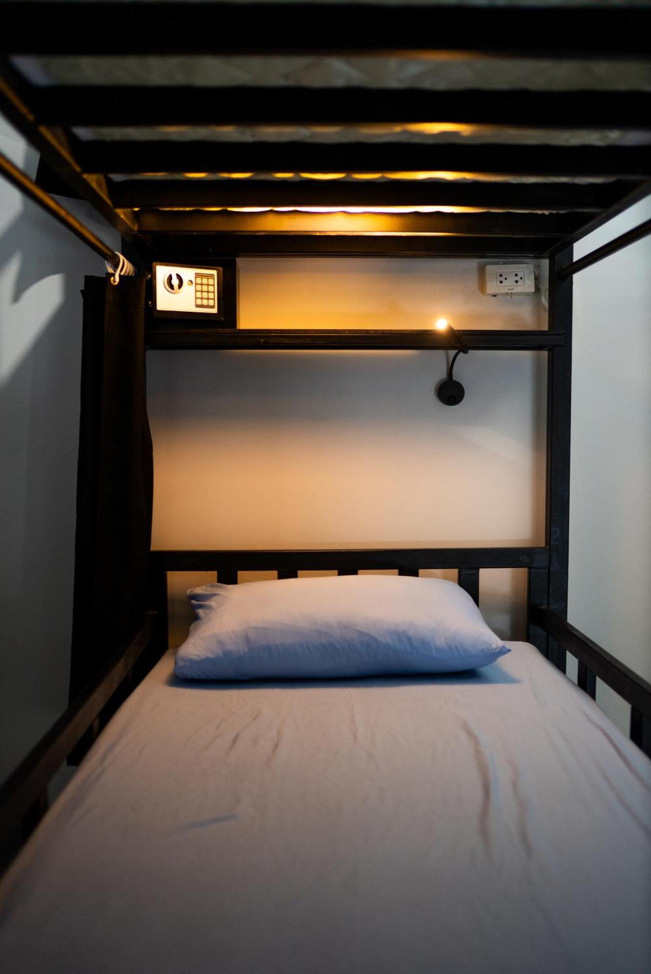 Bad Monkey Samui Hostel Чавенг Бийч Екстериор снимка