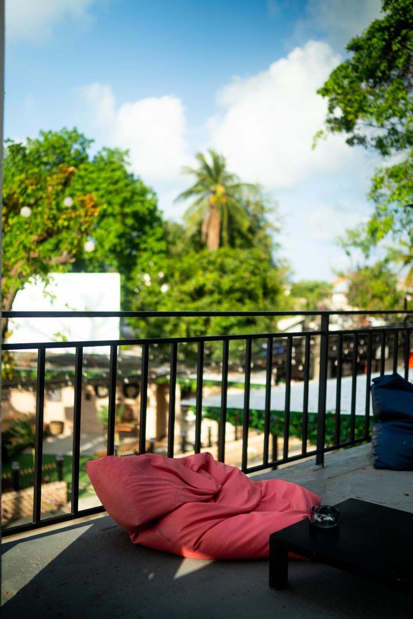 Bad Monkey Samui Hostel Чавенг Бийч Екстериор снимка